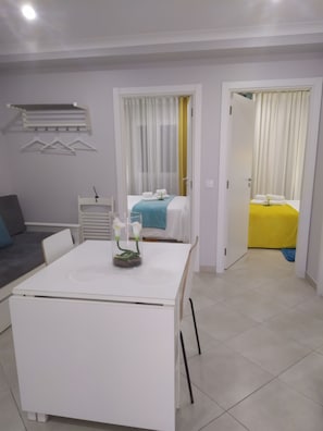 2 chambres, fer et planche Ă repasser, Wi-Fi gratuit, draps fournis