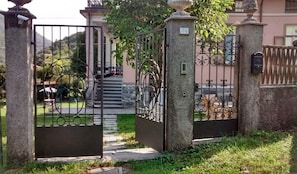 The main entrance of the villa