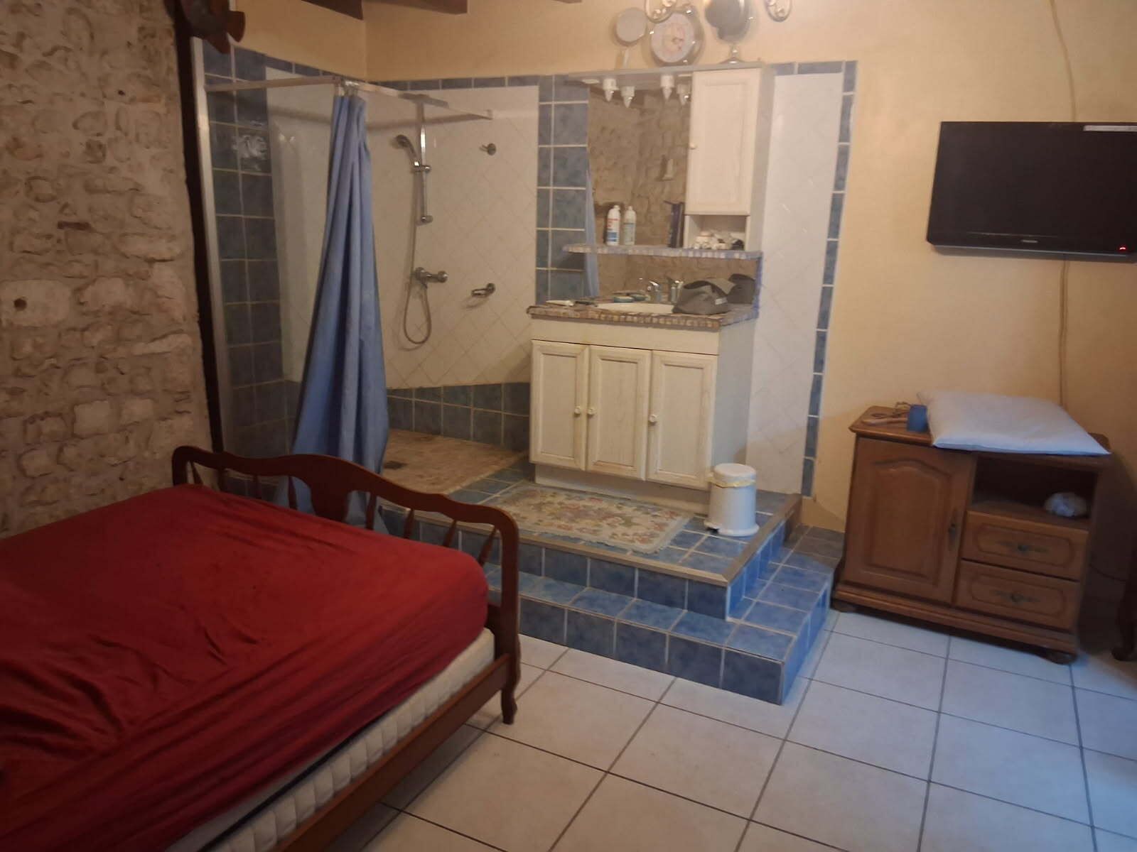 2 soverom, strykejern/-brett, wi-fi (inkludert) og rullestolvennlig