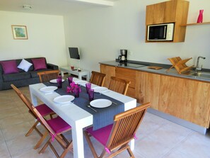 Dining - ❤T2 of standing, sea view, 2 minutes from beaches, quiet, nature, wifi, air conditioning (Les Anses-d'Arlet)