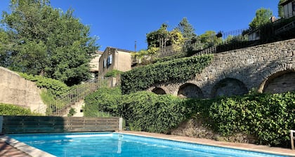 Rustic simplicity, comfort, sublime views and spectacular pool!