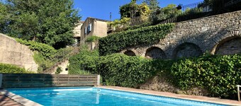 Rustic simplicity, comfort, sublime views and spectacular pool!