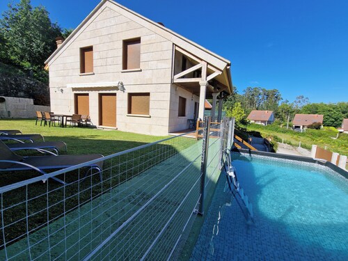 Baixo O Castelo House