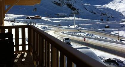 Rare Val Thorens Superb apartment in detached chalet. Calm, cocooning.