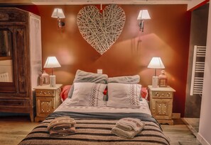 4 chambres, fer et planche à repasser, Wi-Fi, draps fournis