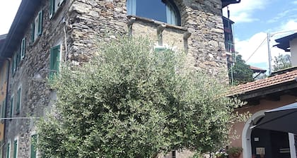 Maison en pierre de 1872 dans la plus « la paix et de tranquillité.
