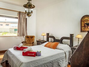 3 makuuhuonetta, vauvan matkasänky, ilmainen Wi-Fi