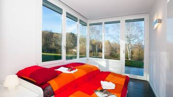 4 chambres, fer et planche à repasser, Wi-Fi, draps fournis