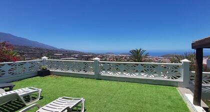 Little house with pool on La Palma