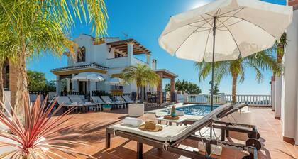 Fantastische Villa mit Meerblick, nur wenige Kilometer vom Strand entfernt