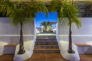 Property grounds - Breathtaking views, big swimming pool, Balinese bed, Jacuzzi, Gym ... a dream. (Torrox)