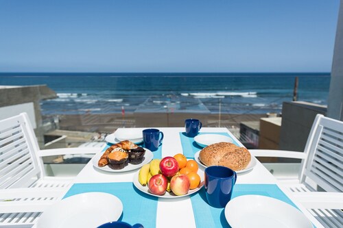 DELUXE HOME, MEERBLICK UND TERRASSE Free Wifi GC52