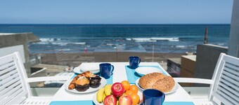 DELUXE HOME, SEA VIEW AND TERRACE Gratis Wifi GC52