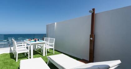 DELUXE HOME, SEA VIEW AND TERRACE