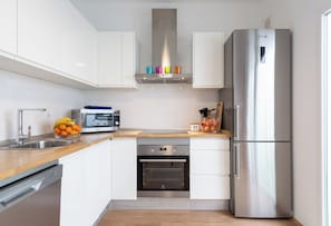 Fridge, microwave, oven, dishwasher