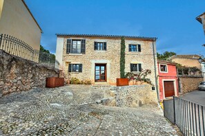 Exterior - Villa Can Pulit with a special charm in the heart of a picturesque village Selva (Selva)