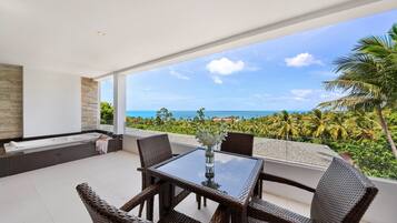 1-Bedroom Apartment | Pemandangan dari bilik