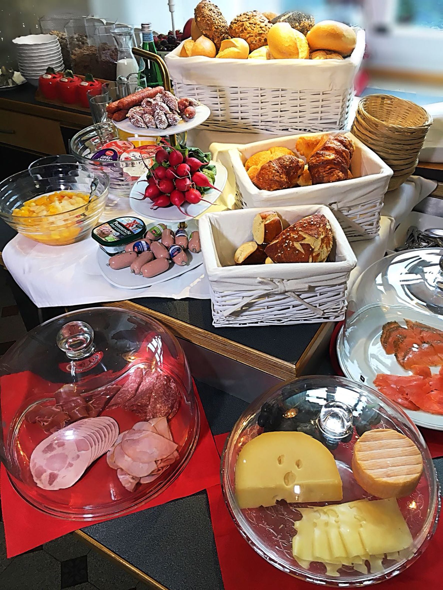 Frukostbuffé på vardagar (EUR 20 per person)