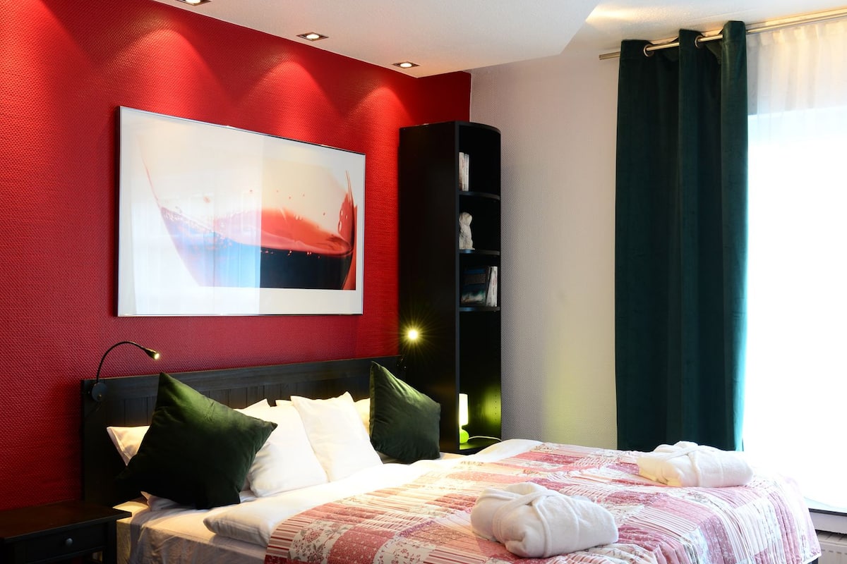 Kamar Double, 1 Tempat Tidur King (Das Rote Zimmer) | Fasilitas kamar