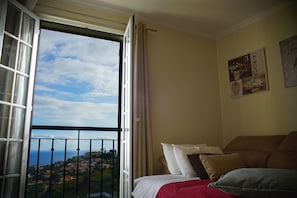 1 chambre, fer et planche Ă repasser, Wi-Fi, draps fournis