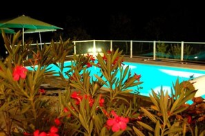 Piscine extérieure, piscine chauffée