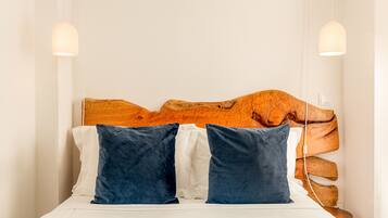 1 bedroom, in-room safe, iron/ironing board, free WiFi