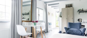 Detached house with swimming pool in a protected natural area