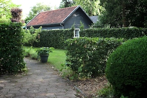 Property grounds - Detached house with swimming pool in a protected natural area (Den Dolder)