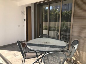 Outdoor dining - Ground floor apartment with Pool, Central Location (Tavira)