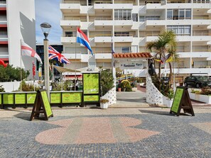 Unclassified image, 3 of 25, button