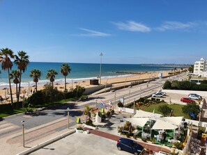 Beach nearby - Praiamar 3H- Sea Front, Cozy, Private Parking (Quarteira)