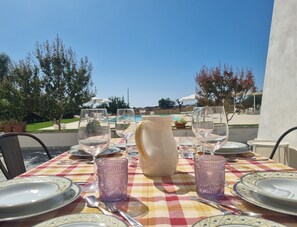 Outdoor dining - "House Sbrizza" in the countryside 15 minutes from the sea (Rosolini)