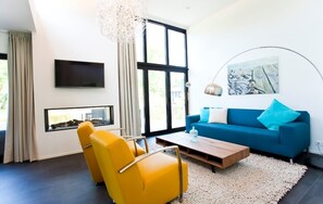 Cube Elite 6 | Oppholdsområde | Flatskjerm-TV og bordtennis