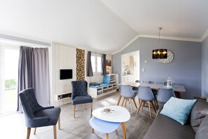 Exclusif Plus 6 | Oppholdsområde | Flatskjerm-TV og bordtennis