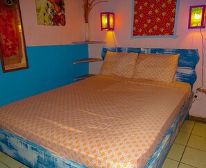 6 bedrooms, WiFi, bed sheets - Harmony Lodge in Jaco, Costa Rica (Jacó)