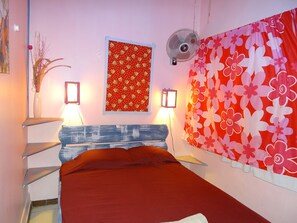 6 bedrooms, WiFi, bed sheets - Harmony Lodge in Jaco, Costa Rica (Jacó)