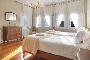6 bedrooms, iron/ironing board, travel cot, free WiFi