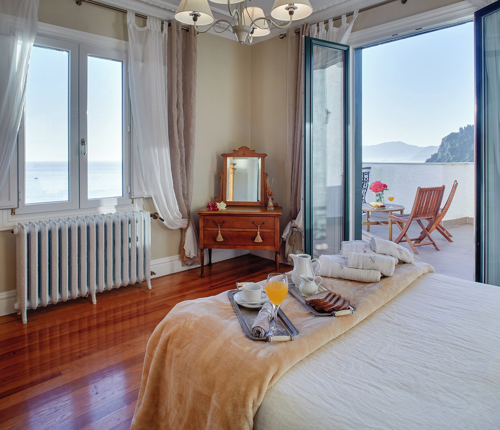 6 camere, ferro/asse da stiro, culla da viaggio, Wi-Fi gratuito