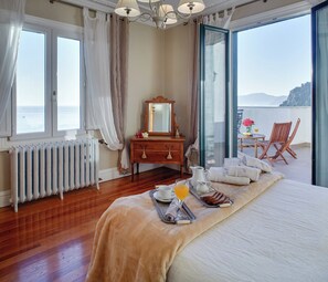 6 soverom, strykejern/-brett, reiseseng for barn og wi-fi (inkludert)