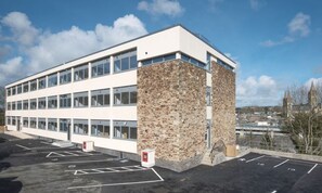Exterior - NEW! Luxury Apartment in Truro Centre With Cathedral Views! (Truro)