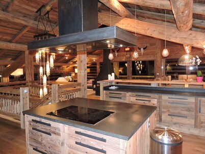 Luxury Chalet 18 pers 500 m2 6 suites on the slopes with sauna and swimming pool