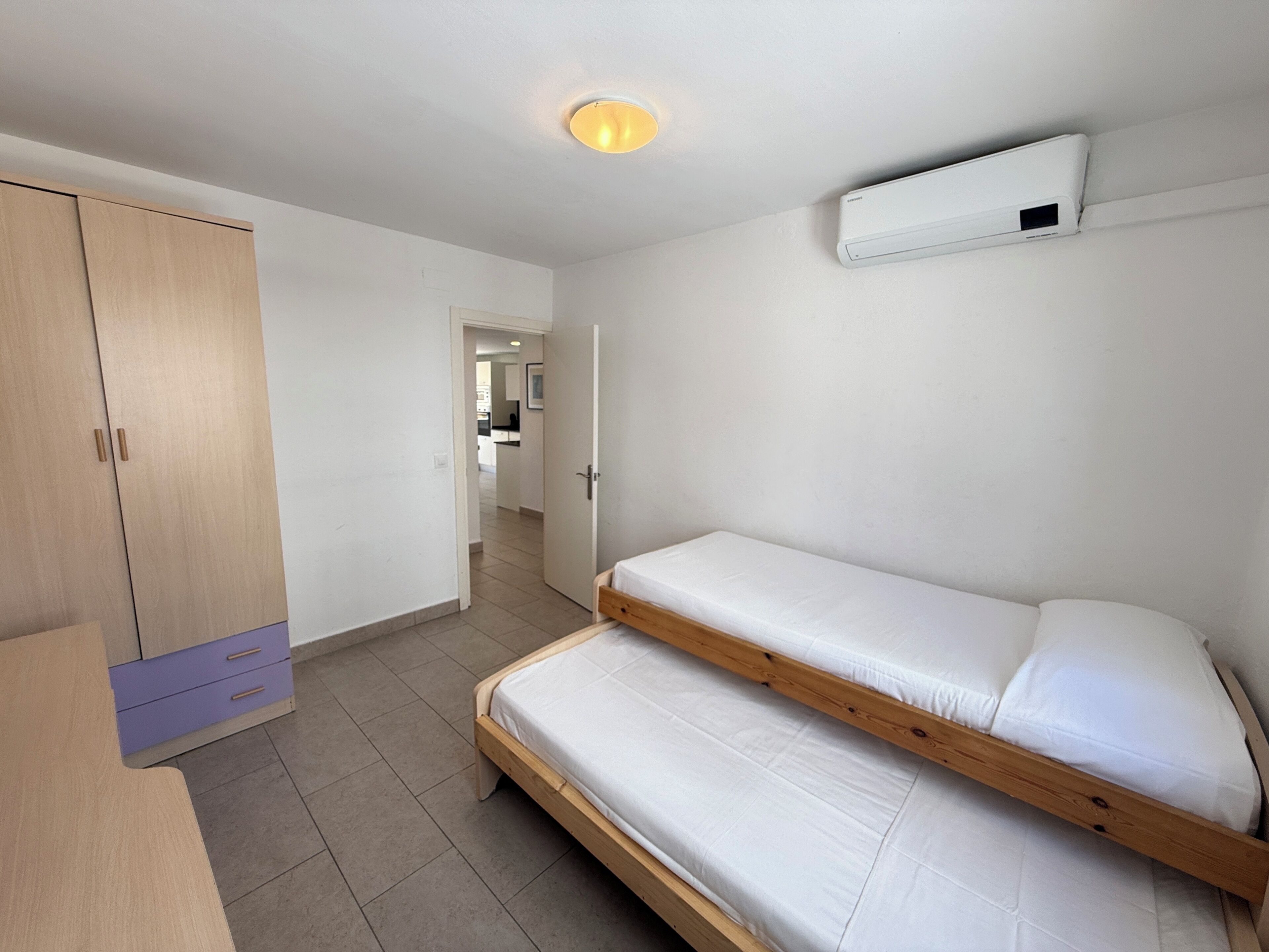4 habitaciones, tabla de planchar con plancha y wifi gratis 