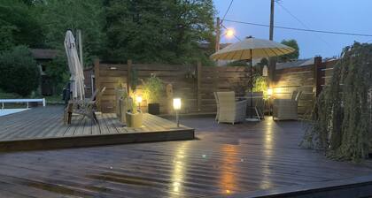 lapsi- ja lemmikkieläinystävällinen kompleksi | lämmitetty uima-allas | paikallinen hevosurheilu | nukkuu 8