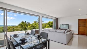2-Bedroom Apartment with Private Pool | In-room dining
