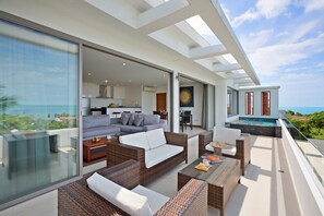2-Bedroom Apartment with Private Pool | Terraza o patio