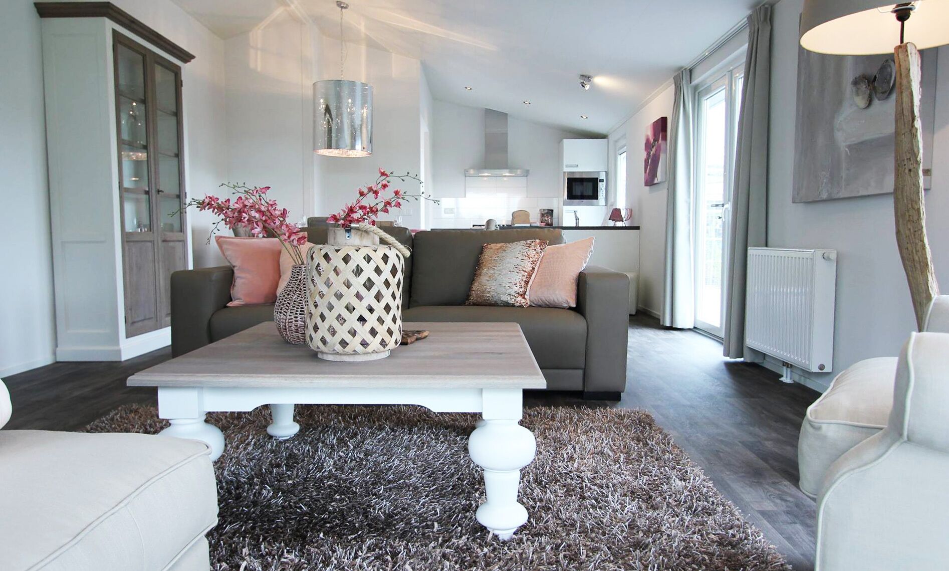 Veranda 6 | Khu phòng khách | TV màn hình phẳng 