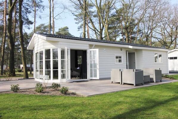 Exclusif Plus 4 | Garden view - EuroParcs Maasduinen (Belfeld)