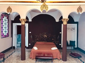 Deluxe Quadruple Room | Minibar, desk, soundproofing, free WiFi - I Lumi (Catania)