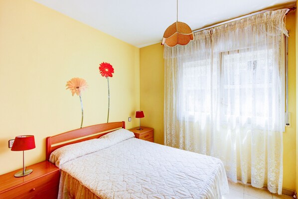 1 bedroom, iron/ironing board