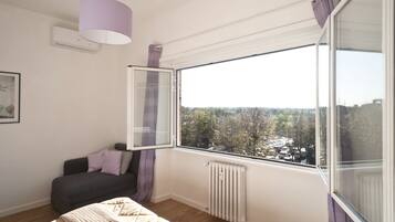 1 habitación, tabla de planchar con plancha, wifi gratis y ropa de cama